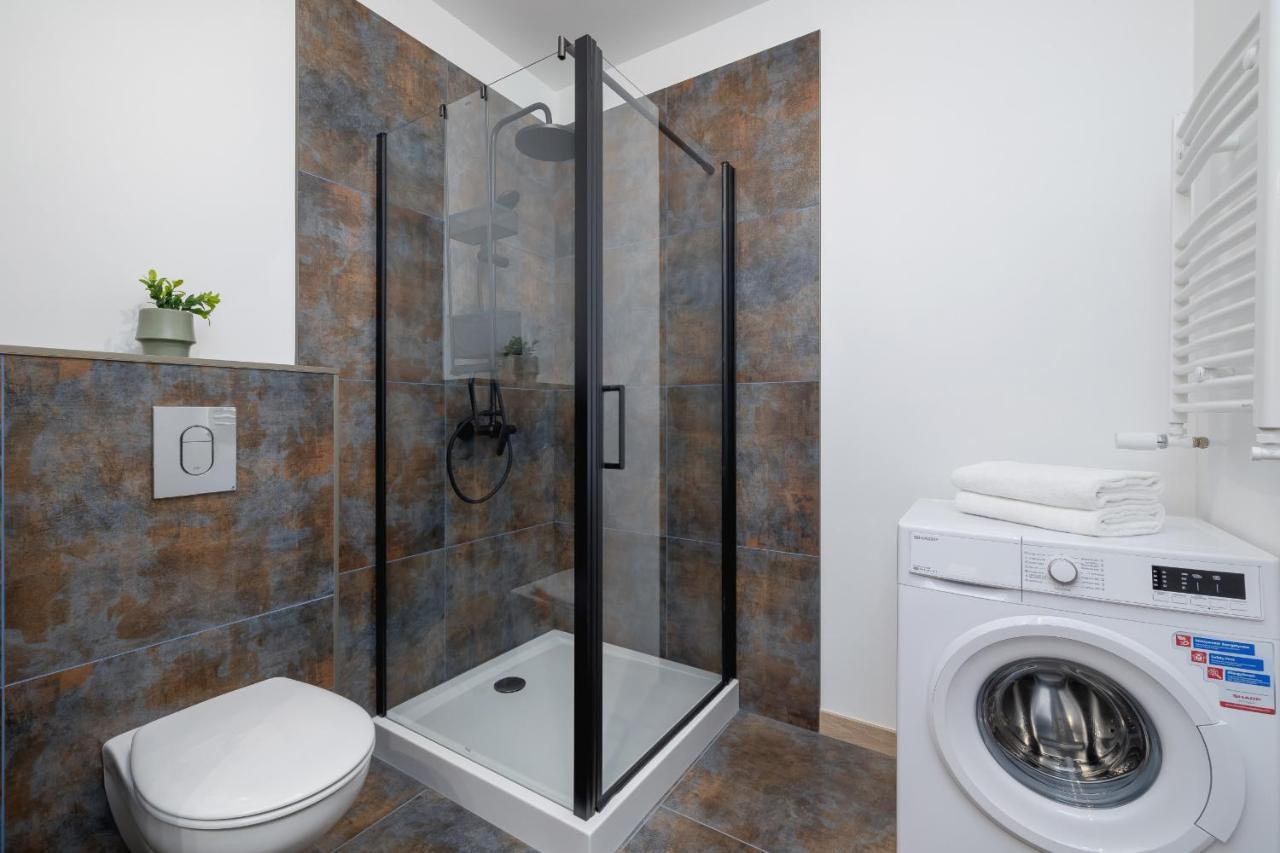 Modern Apartment Podgorze With Parking By Noclegi Renters Cracovie Extérieur photo