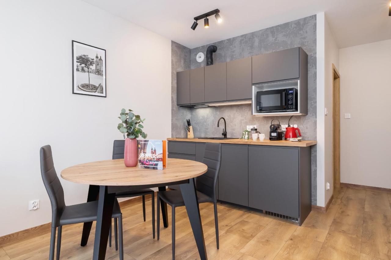 Modern Apartment Podgorze With Parking By Noclegi Renters Cracovie Extérieur photo